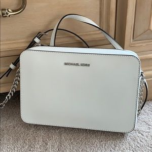 BNWT Michael Kors white leather Crossbody purse